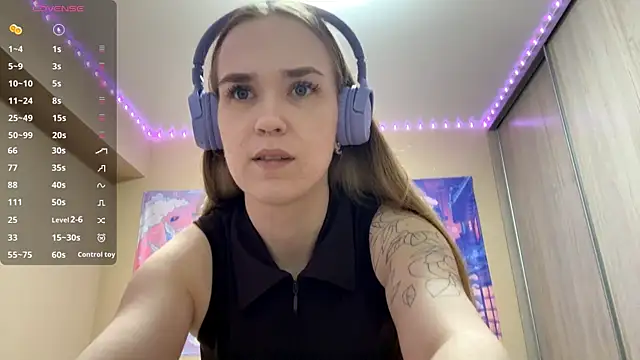 DenitaSpace online show from April 3, 1:42 pm