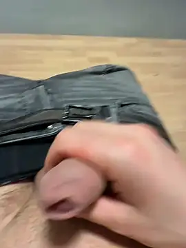 lorenzz122 online show from April 10, 12:32 pm