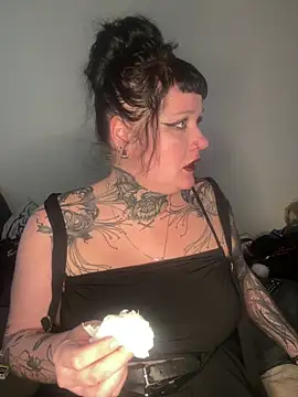 InkMaleficent online show from April 14, 2:34 pm