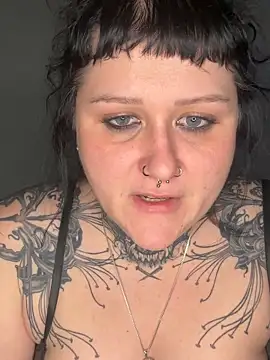 InkMaleficent online show from April 15, 7:58 pm