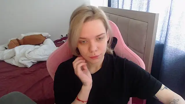 TenderChloe online show from June 8, 8:58 am