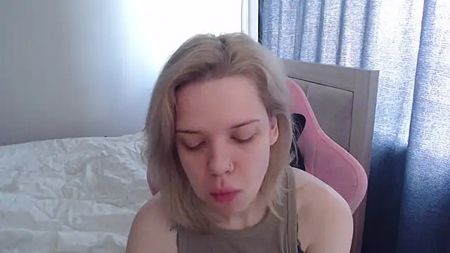 TenderChloe online show from June 10, 8:57 am