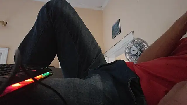 Sueliton2 online show from April 6, 8:21 pm