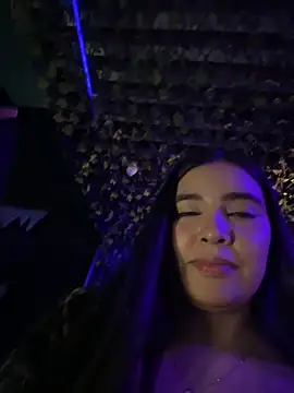 HaileyBiieber online show from March 28, 2:22 am