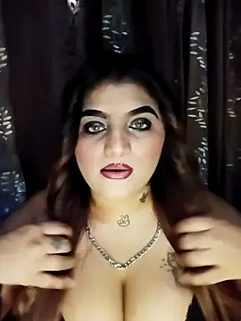 Sanaya Gil online show from April 1, 6:16 pm