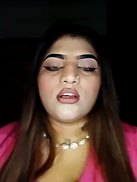 Sanaya Gil online show from April 15, 3:41 pm