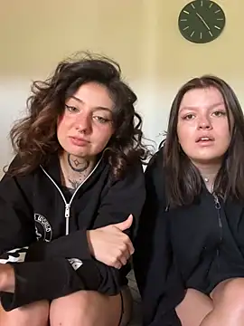 milou xtx online show from April 8, 10:15 am