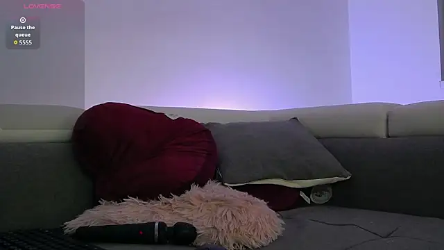 loveKyliee online show from April 7, 11:15 pm