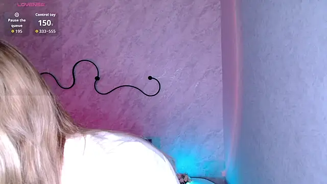 LulyDOLL online show from April 10, 6:51 am