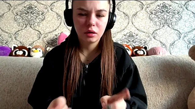 ThedaStrevell online show from March 24, 7:13 am