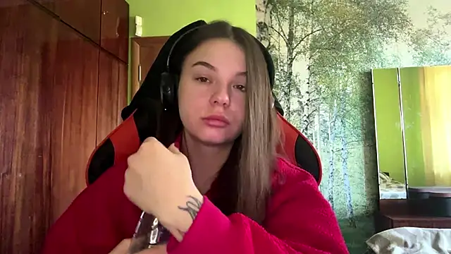 ThedaStrevell online show from April 14, 9:04 am