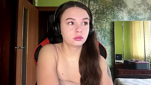 ThedaStrevell online show from April 16, 8:15 am