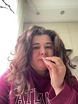 curly elise online show from April 7, 11:21 am