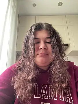 curly elise online show from April 8, 12:38 pm