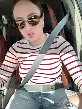 lexy night online show from April 10, 10:20 am