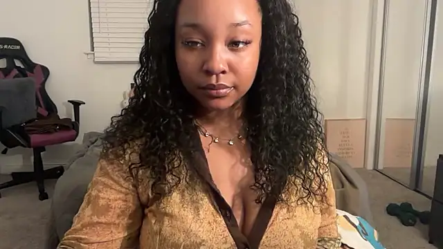 Yourmommysilk online show from April 7, 6:47 am