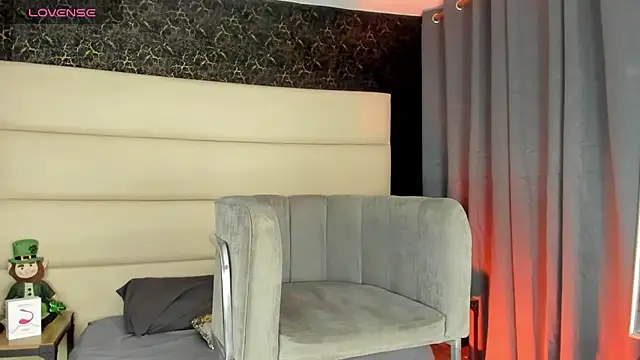 Thomzeus online show from March 24, 2:33 pm