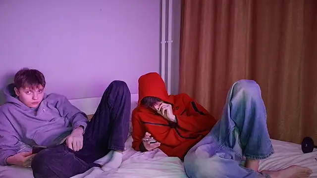 1gay1straight online show from April 12, 10:26 pm