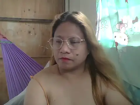 Snapshot of PinayChristine chatting on June 2, 2:02 am PinayChristine online show from June 2, 2:02 am