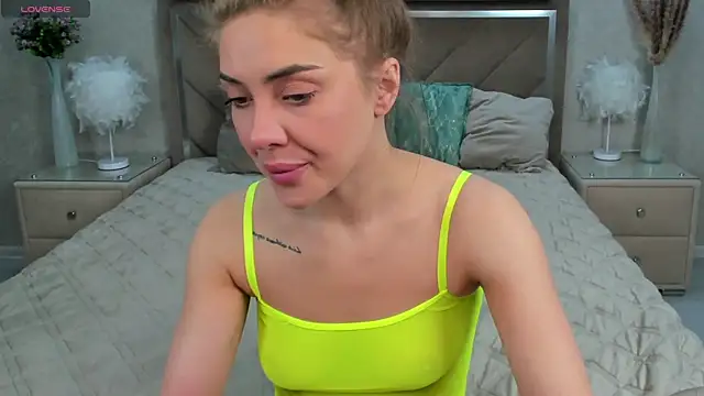 OliviaXStar online show from April 5, 1:14 am