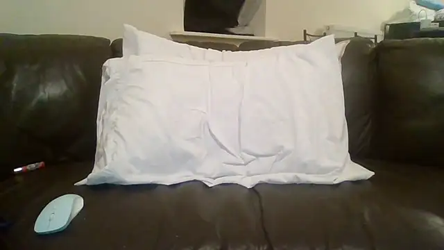 feetlovrr94 online show from March 24, 3:22 am