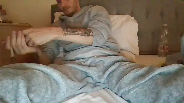 feetlovrr94 online show from March 26, 1:22 am