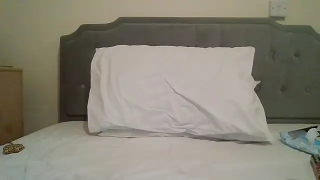 feetlovrr94 online show from March 28, 9:25 pm