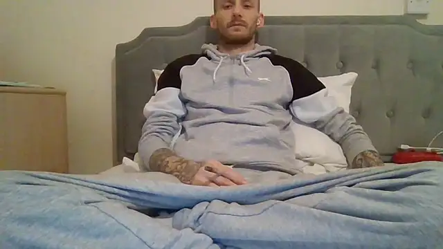 feetlovrr94 online show from March 31, 10:21 pm