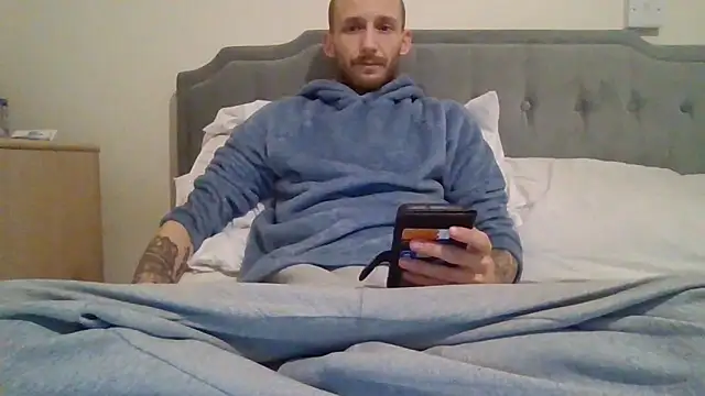 feetlovrr94 online show from April 5, 11:40 am