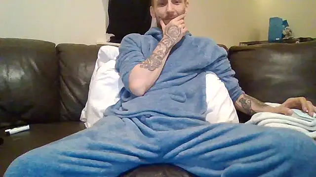 feetlovrr94 online show from April 9, 1:38 am