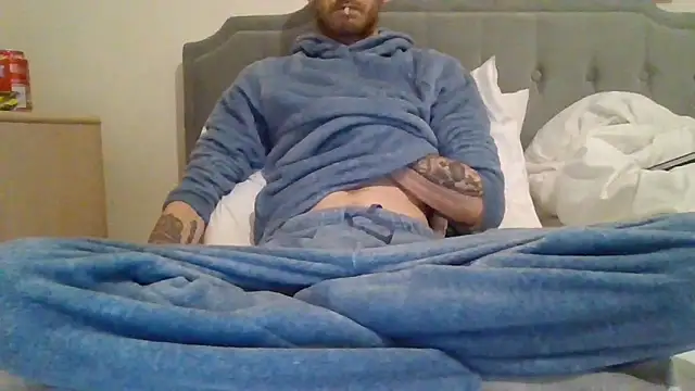 feetlovrr94 online show from April 10, 11:09 pm