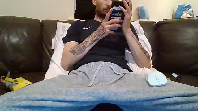 feetlovrr94 online show from April 17, 12:02 am