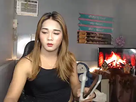 fuckercumm online show from April 14, 12:27 am