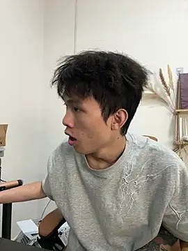 zzzzppp3 online show from April 18, 3:32 am