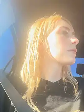 allysssabennet online show from April 9, 12:43 am