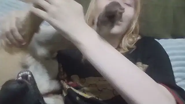 allysssabennet online show from April 10, 8:30 am