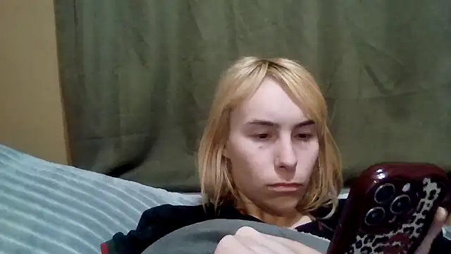 allysssabennet online show from April 11, 6:40 am