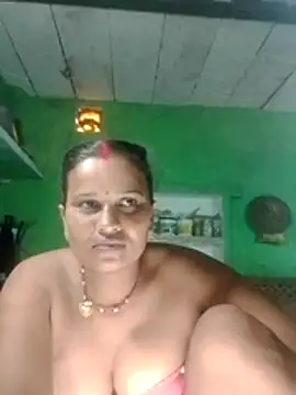 Snapshot of Shivani09900 chatting on July 10, 9:01 am Shivani09900 online show from July 10, 9:01 am