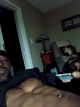 KingBlackStallion online show from April 4, 6:33 am