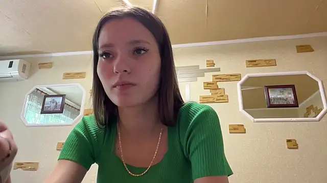 Snapshot of VersedFiend chatting on June 9, 11:00 am VersedFiend online show from June 9, 11:00 am