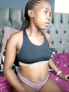 Cybil Hearts online show from April 3, 8:40 pm