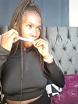 Cybil Hearts online show from April 7, 8:09 pm