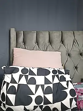 Cybil Hearts online show from April 9, 3:50 am