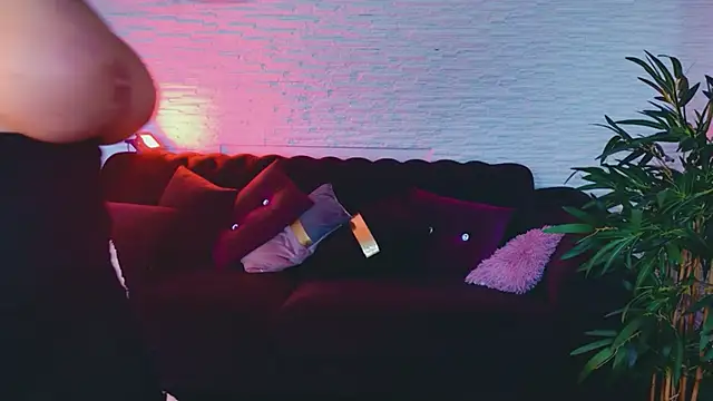 AngelWooW online show from April 11, 5:34 am