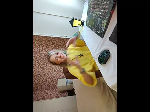 StijenaHunt online show from April 13, 1:05 pm