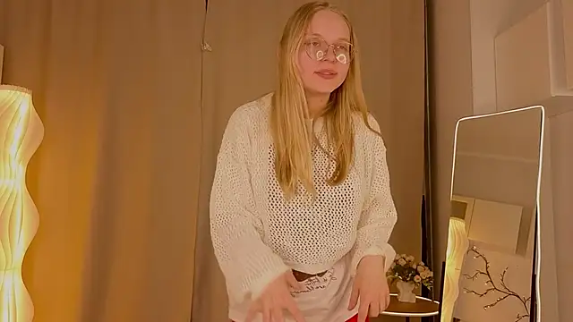 AlicaCohill online show from April 12, 7:08 pm