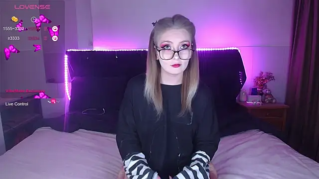 ammyska online show from April 6, 2:42 am