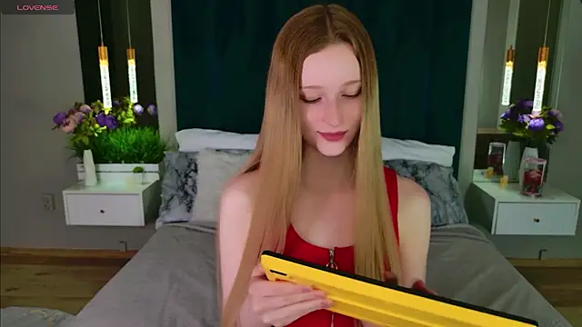Snapshot of Mollydollzz chatting on May 27, 12:57 pm Mollydollzz online show from May 27, 12:57 pm