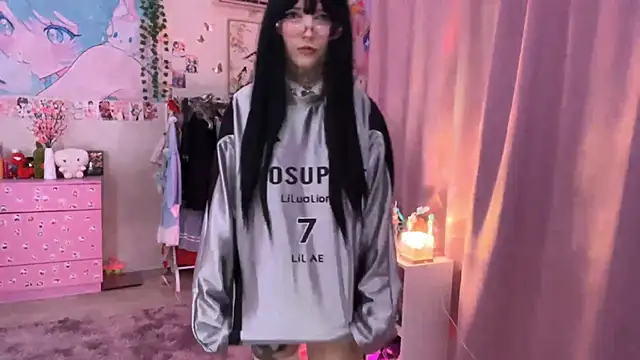 ToxiraLuneX online show from April 15, 5:42 pm