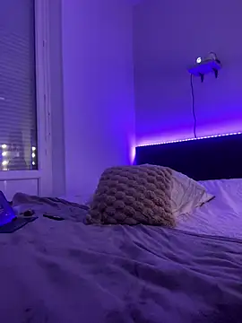 Lusty Lunaa online show from April 16, 7:47 pm